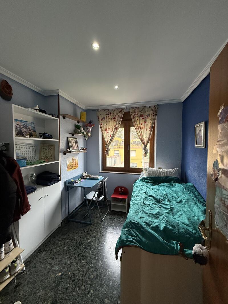 5 bedroom Apartment for sale