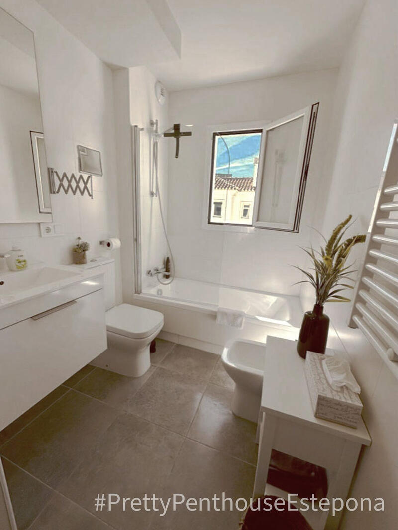 2 slaapkamer Appartement Te koop 2 slaapkamer Appartement Te koop