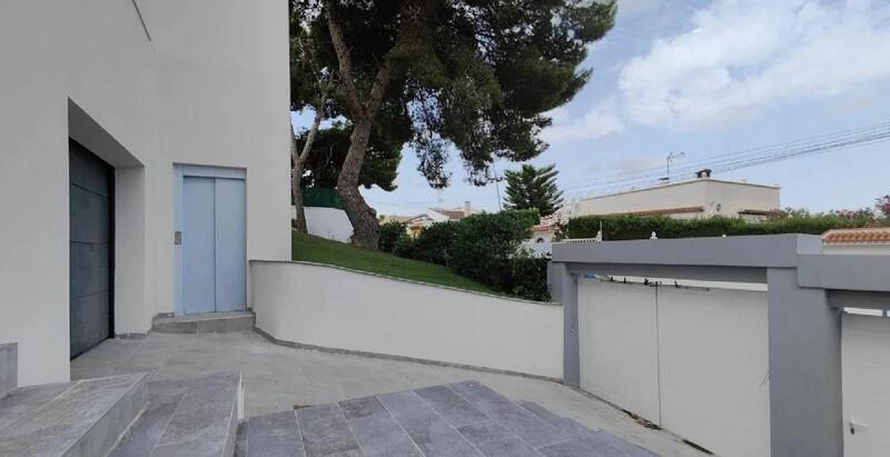 6 soverom Villa til salgs