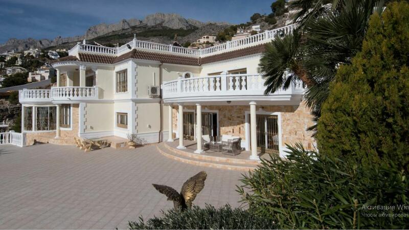 Villa for sale in Altea, Alicante