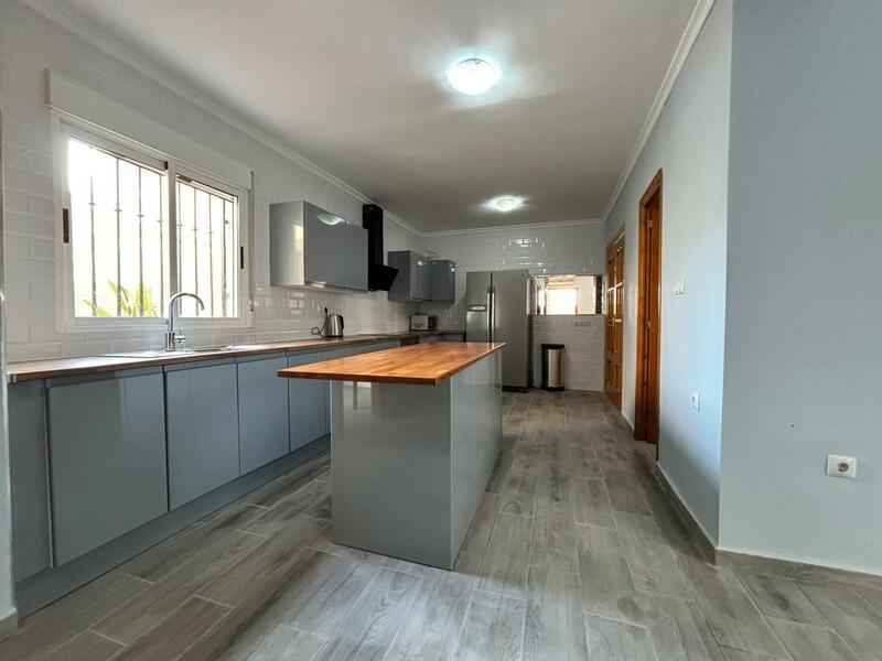 5 bedroom Villa for sale