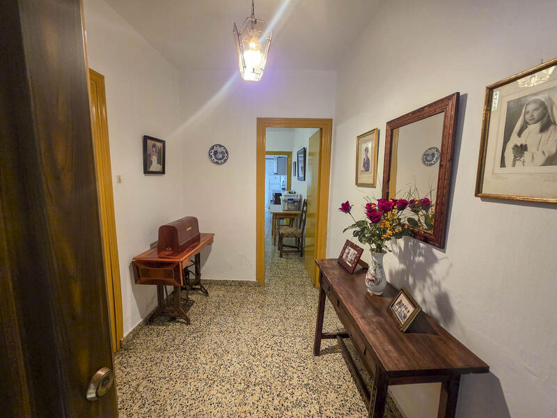 5 bedroom Townhouse for sale