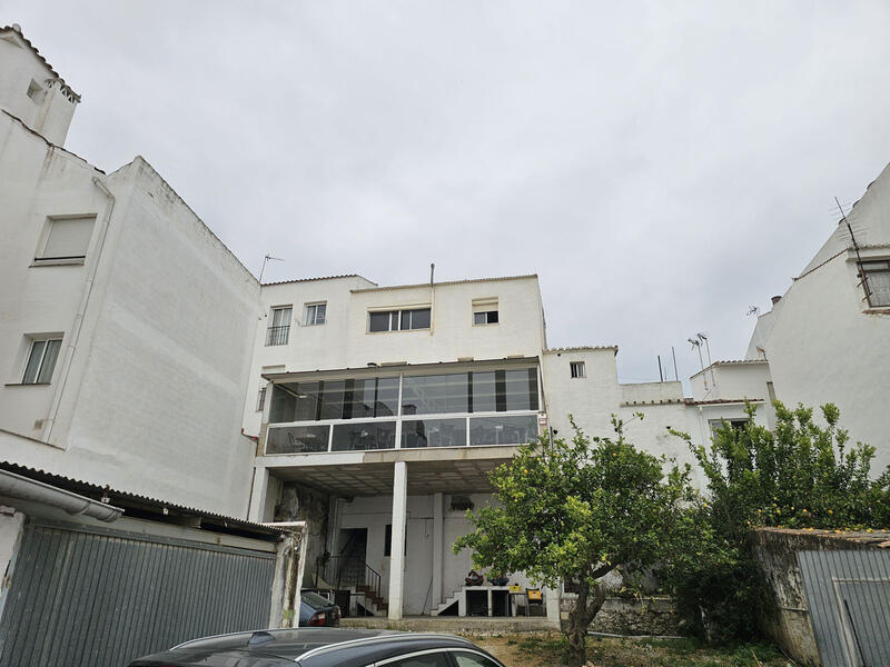 6 Cuarto Local Comercial en venta