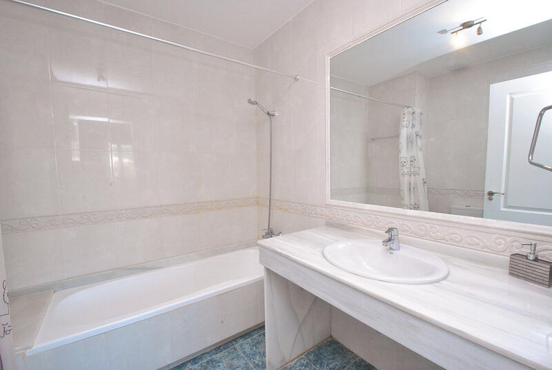 4 bedroom Townhouse for sale