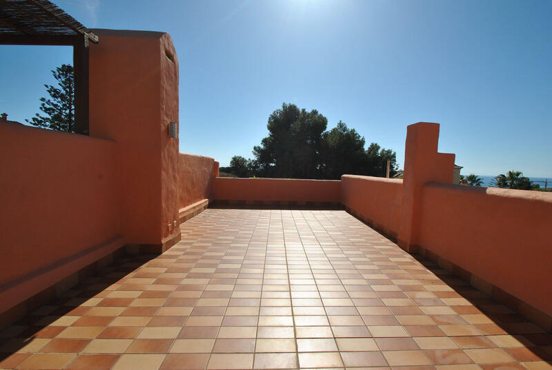 4 bedroom Townhouse for sale