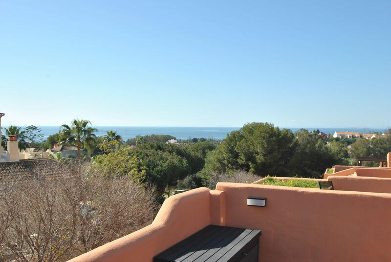 4 bedroom Townhouse for sale