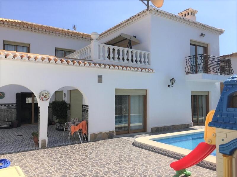 Villa à vendre dans Torrevieja, Alicante