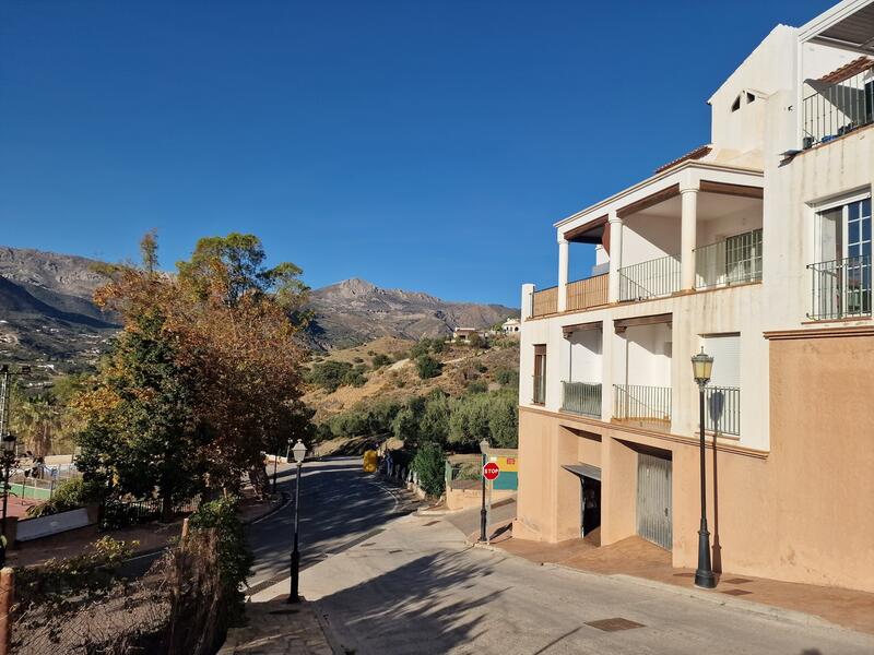 Byhus til salg i Alcaucin, Málaga