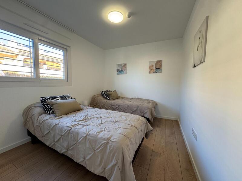 2 спальная комната квартира продается