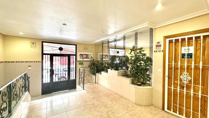 2 slaapkamer Appartement Te koop 2 slaapkamer Appartement Te koop