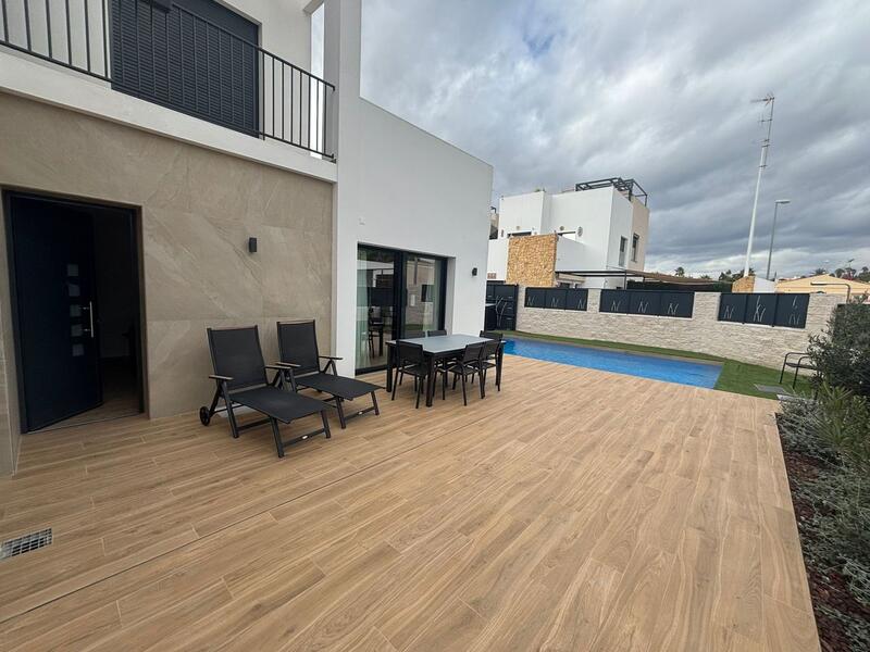 4 slaapkamer Villa Te koop 4 slaapkamer Villa Te koop