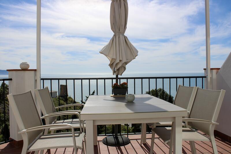 Stadthaus zu verkaufen in Nerja, Málaga Stadthaus zu verkaufen in Nerja, Málaga