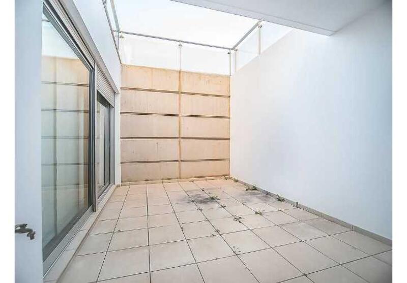 4 bedroom Townhouse for sale