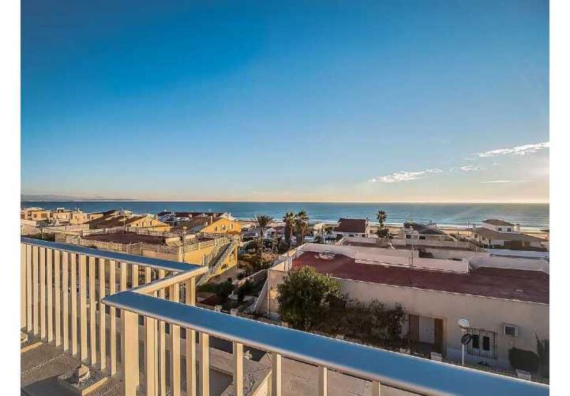 4 bedroom Townhouse for sale