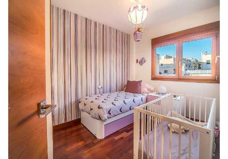 4 bedroom Townhouse for sale