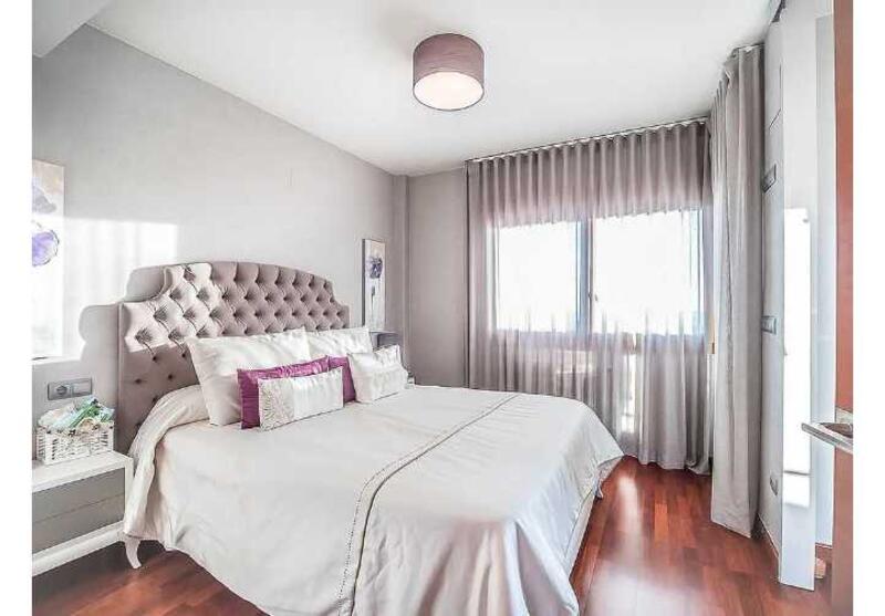 4 bedroom Townhouse for sale