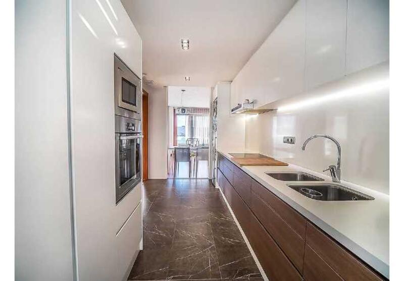 4 bedroom Townhouse for sale