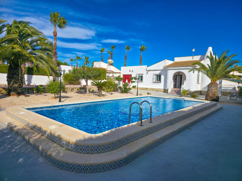 Villa til salg i Torrevieja, Alicante