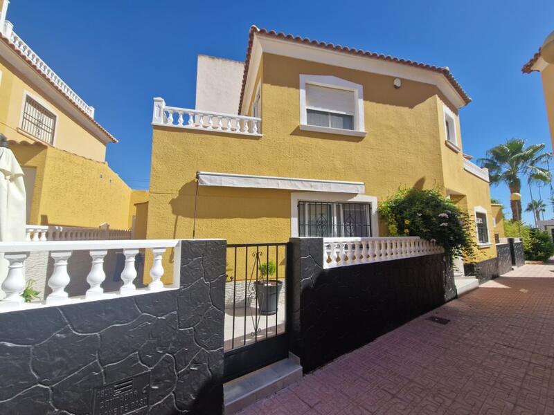 Duplex for sale in Playa Flamenca, Alicante