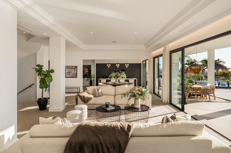 6 bedroom Villa for sale