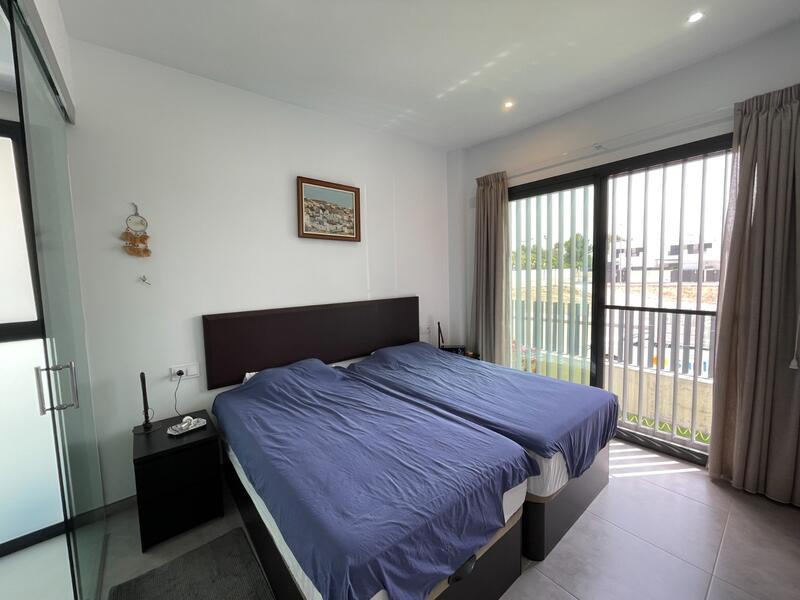 4 bedroom Townhouse for sale