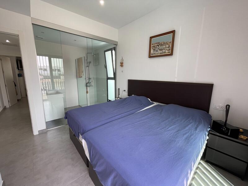 4 bedroom Townhouse for sale