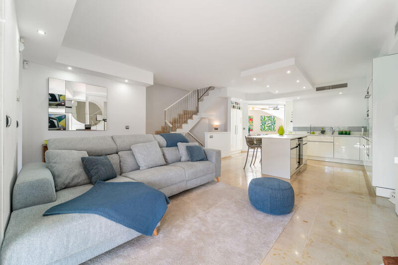 4 спальная комната городская тюрьма продается 4 спальная комната городская тюрьма продается