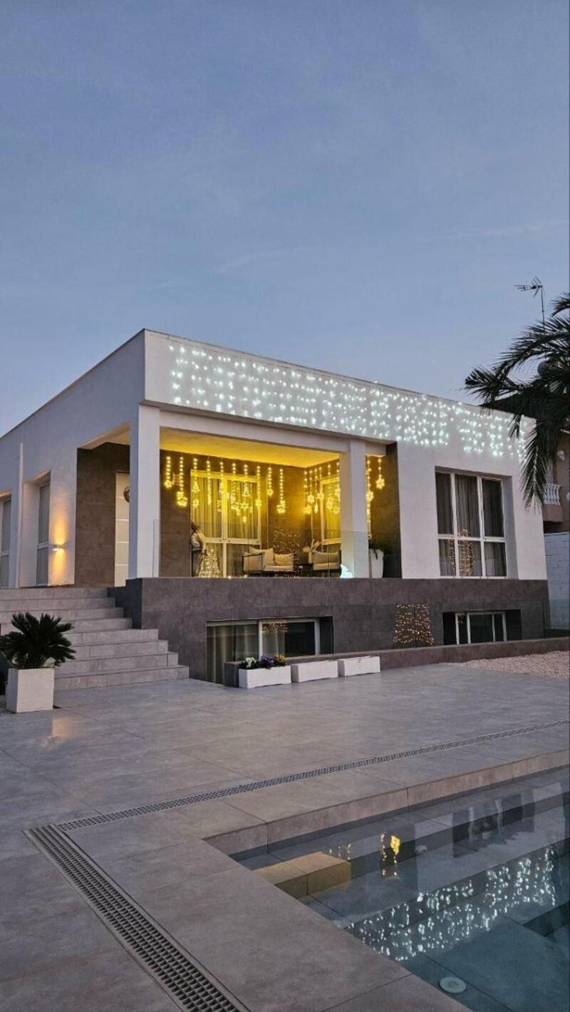 Villa til salgs i Orihuela, Alicante