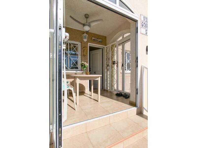 2 спальная комната городская тюрьма продается