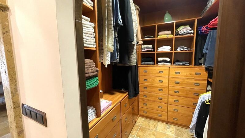 4 Schlafzimmer Stadthaus zu verkaufen