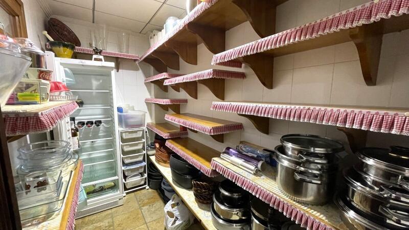 4 Schlafzimmer Stadthaus zu verkaufen