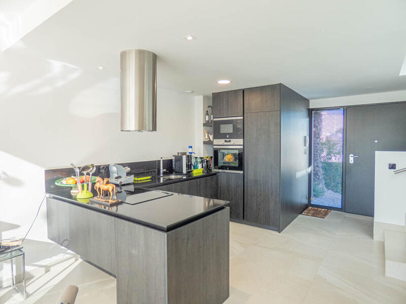 3 спальная комната вилла продается