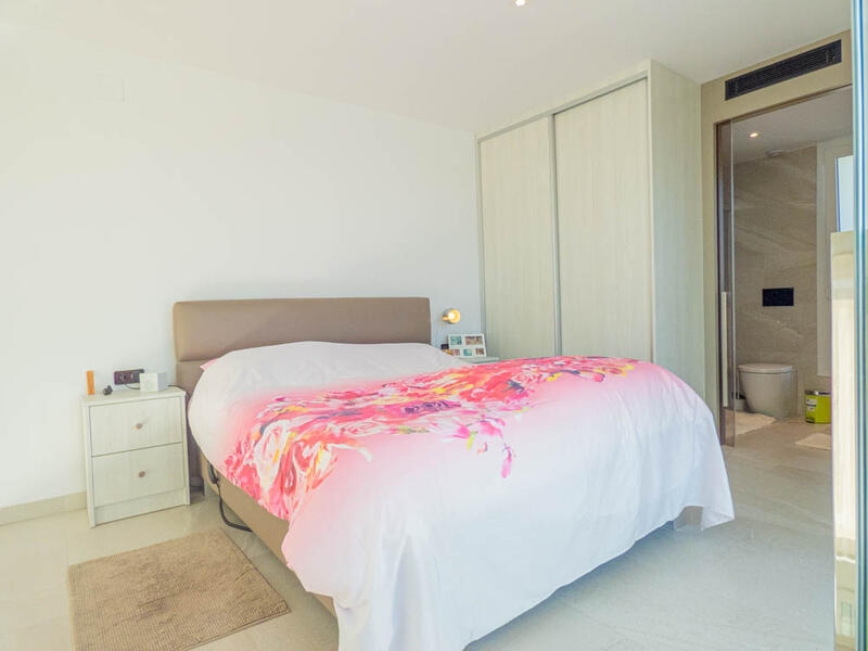 3 спальная комната вилла продается