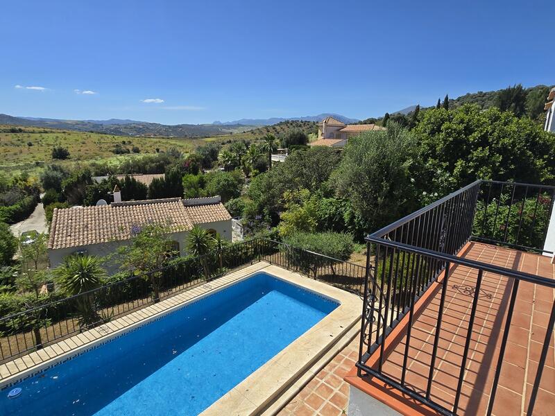 6 bedroom Villa for sale