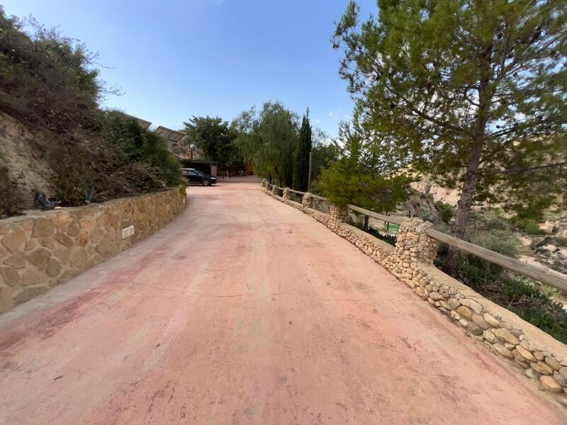 7 sovrum Kommersiella fastigheter till salu