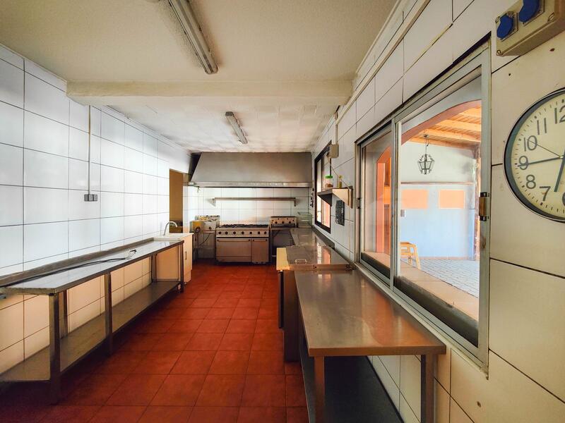 6 bedroom Commercial Property for sale