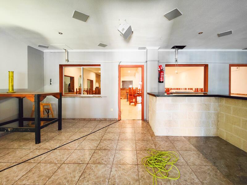 6 bedroom Commercial Property for sale