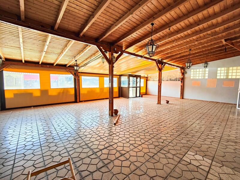 6 bedroom Commercial Property for sale