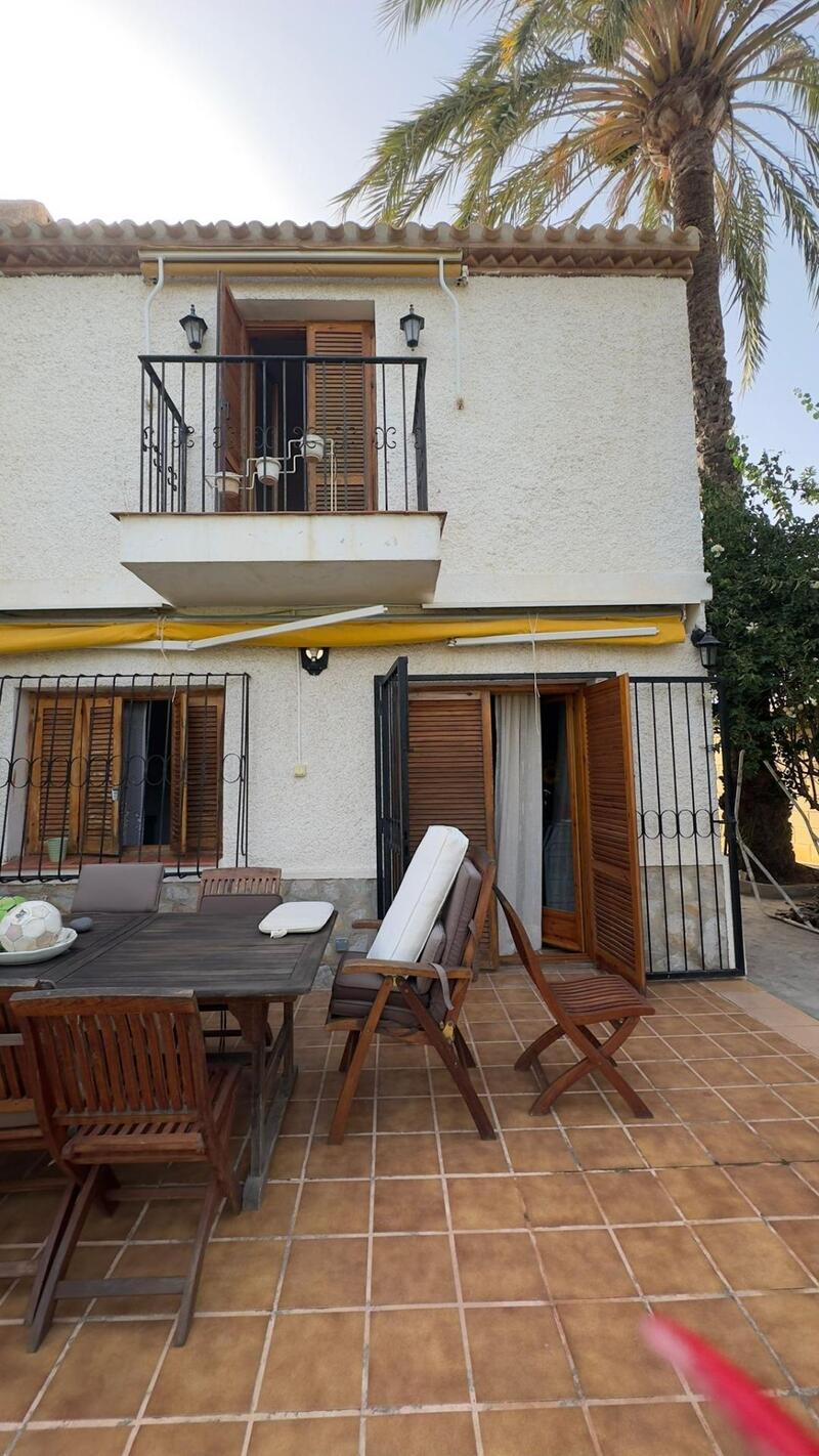 4 Cuarto Villa en venta
