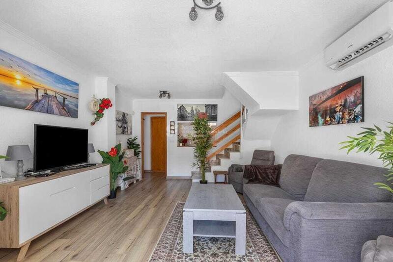 Maison de Ville à vendre dans La Rosaleda, Alicante