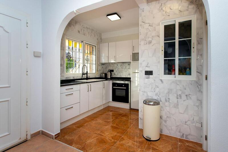 2 bedroom Townhouse for sale