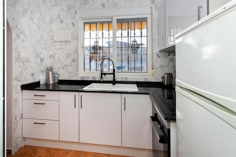 2 bedroom Townhouse for sale