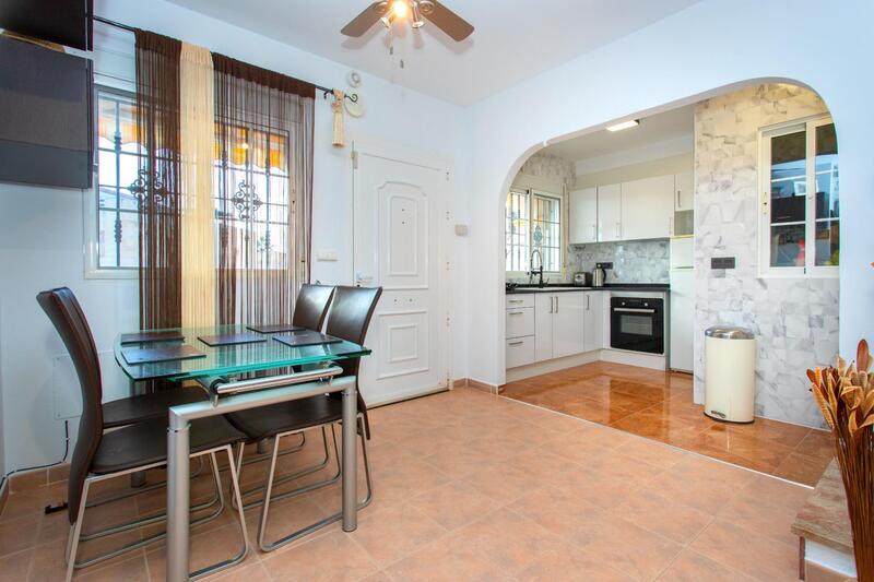 2 bedroom Townhouse for sale