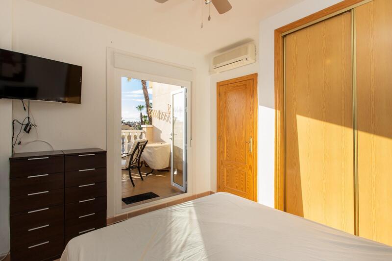 2 bedroom Townhouse for sale