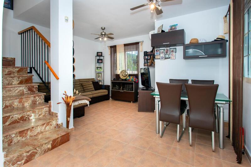 2 bedroom Townhouse for sale