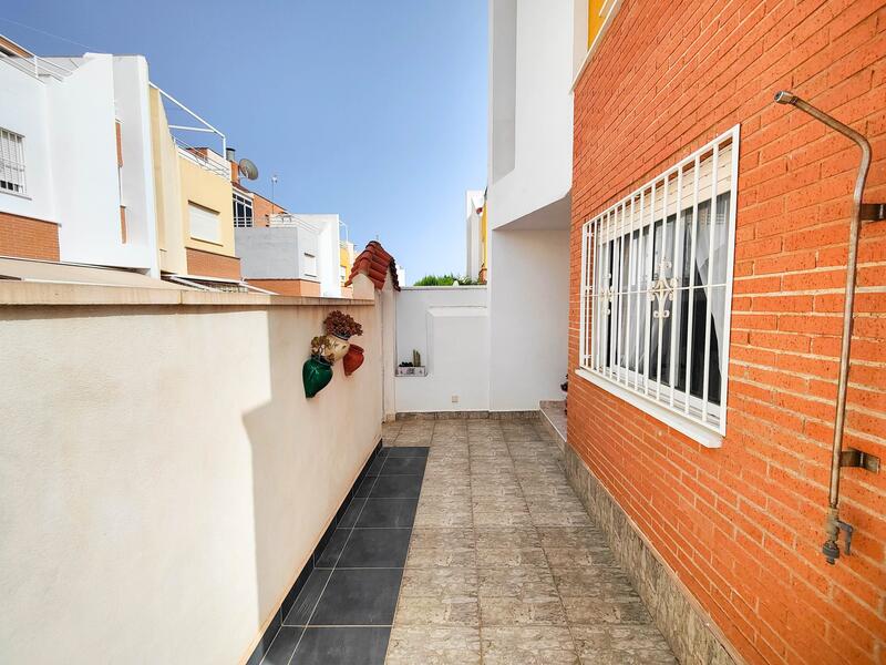 3 Schlafzimmer Stadthaus zu verkaufen 3 Schlafzimmer Stadthaus zu verkaufen