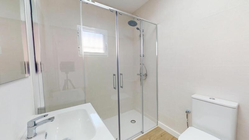 2 slaapkamer Gezinswoning Te koop