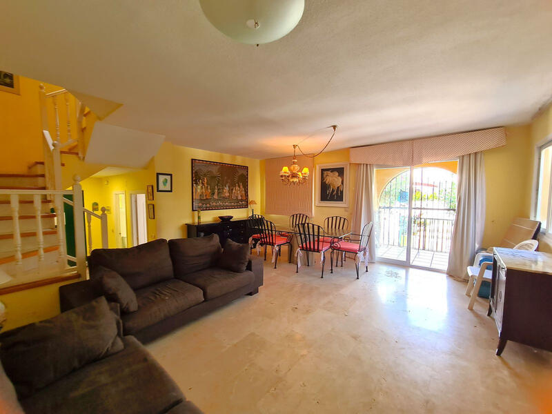 3 bedroom Townhouse for sale