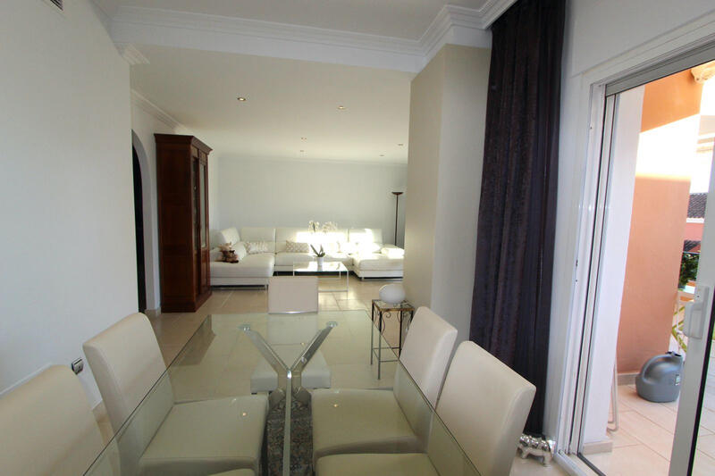 4 Schlafzimmer Stadthaus zu verkaufen