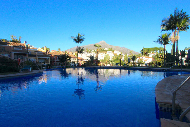 4 Schlafzimmer Stadthaus zu verkaufen